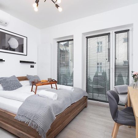 Modern Studio Cracow Rakowicka 14 By Noclegi Renters Krakow Ngoại thất bức ảnh