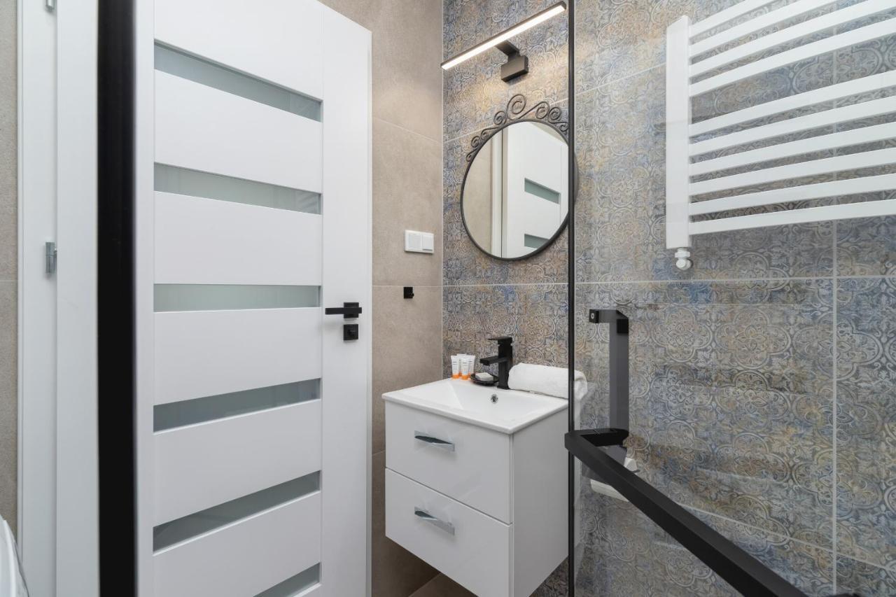 Modern Studio Cracow Rakowicka 14 By Noclegi Renters Krakow Ngoại thất bức ảnh